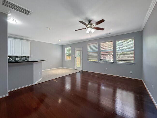 Building Photo - 3 Peach Ridge Pl