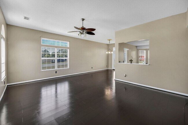 Foto del edificio - Bright & Spacious 3 Bedroom Home on Nearly Half an Acre in Gaston!