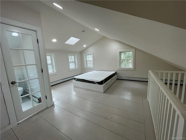 Foto del edificio - 325 Germonds Rd