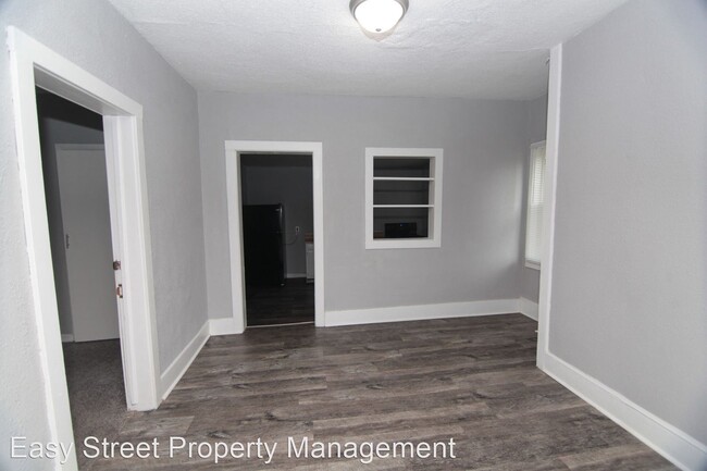 Foto del edificio - 2 br, 1 bath House - 1009 W. 10th St.