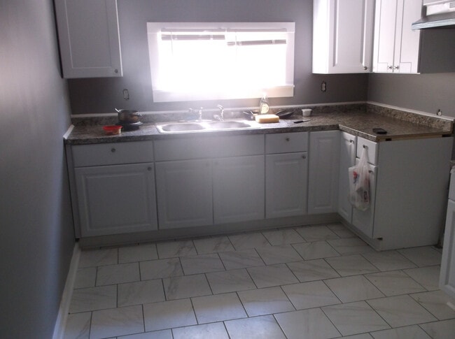 Building Photo - 892 Mt Pisgah