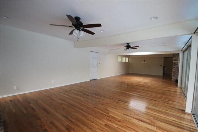 Foto del edificio - 2303 W 11th St