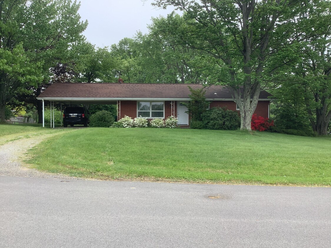 119 Randy Dr, Butler, PA 16002 House Rental in Butler, PA