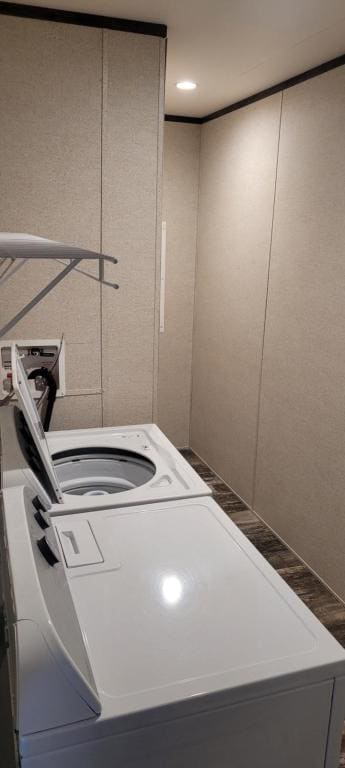 Building Photo - 325 W Market St