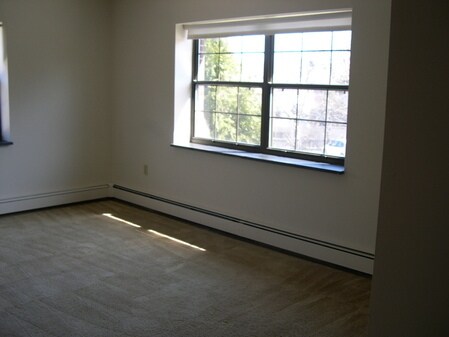 Building Photo - 16 Beaconwood Rd