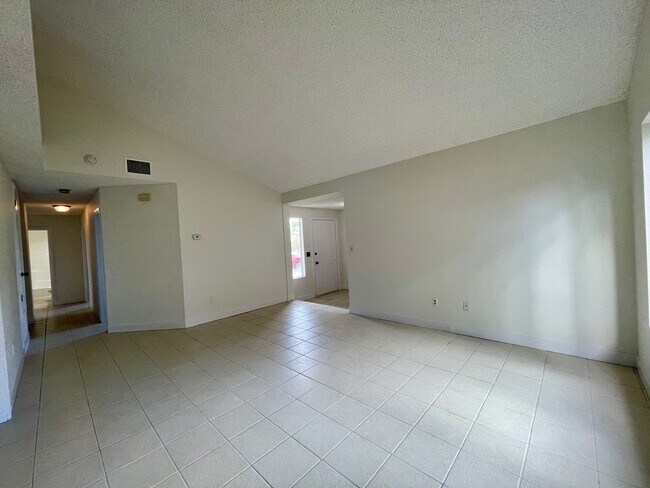 Foto del edificio - Cozy 3 Bedroom 2 Bathroom Home in El Cajon!