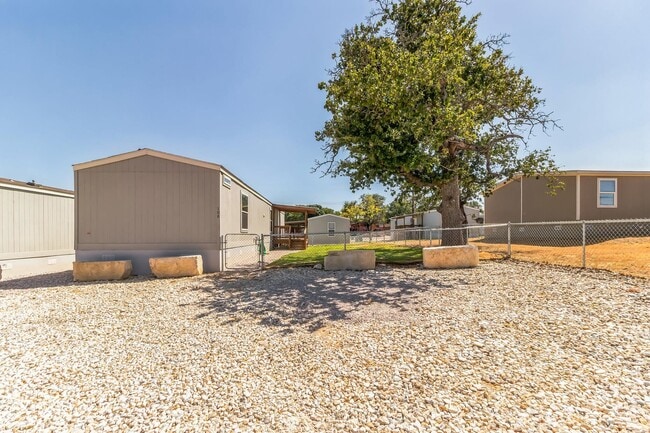 Foto del edificio - 105 E Briar Dr