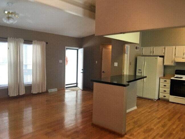 Foto del edificio - 2-bedroom duplex now available-BELTON!