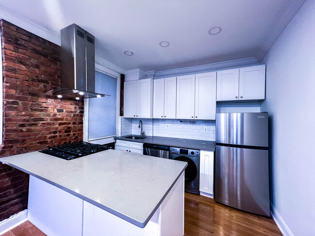Building Photo - 2147 33rd St