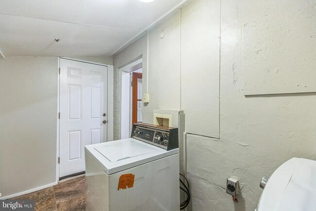 Building Photo - 1528 S 29th St