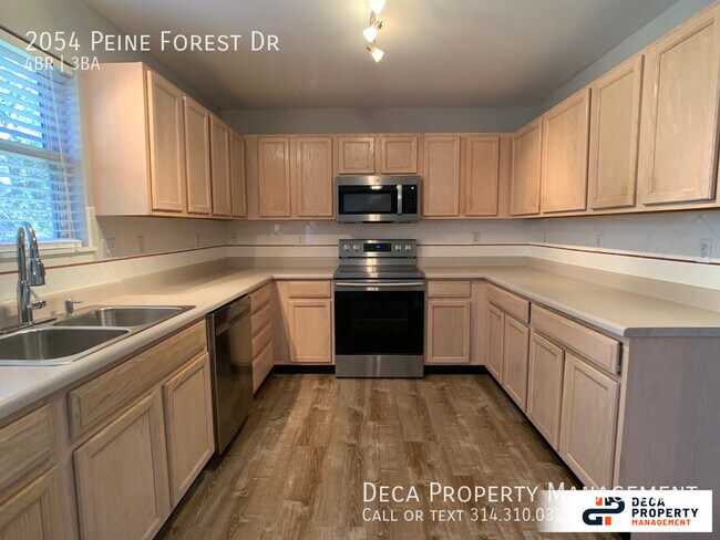 Building Photo - 4 Bedroom House