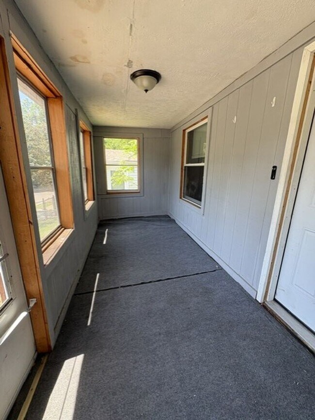 Foto del edificio - Comfortable 3-Bedroom Akron Home with Appliances Included