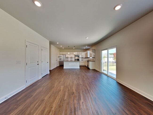 Building Photo - 678 Carnaby Ln