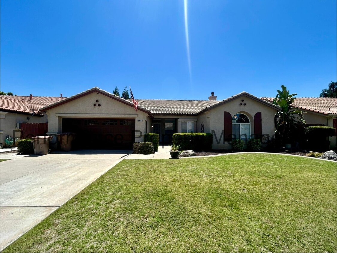 Primary Photo - Charming 4 Bed/2 Bath NW Bakersfield Home ...