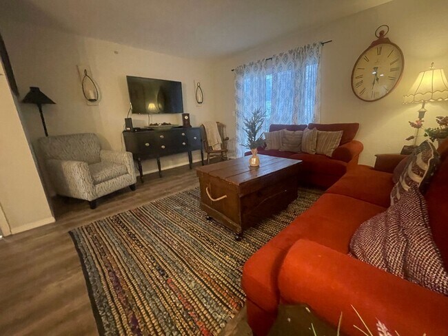 Building Photo - Recently Renovated Furnished 3 Bedroom 2 Bath Condo/ Apartment for Rent in Branson, MO