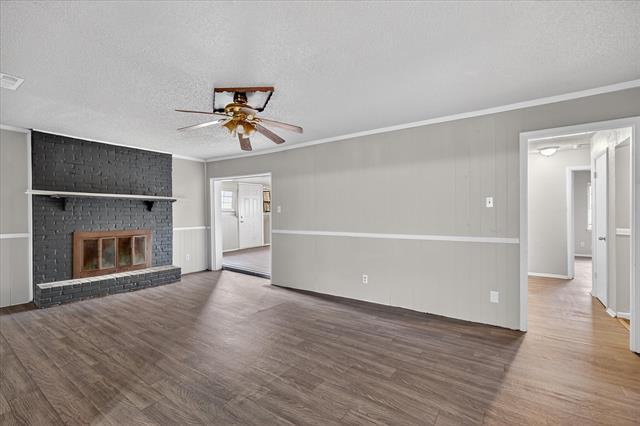 Foto del edificio - 10517 Castlerock Dr