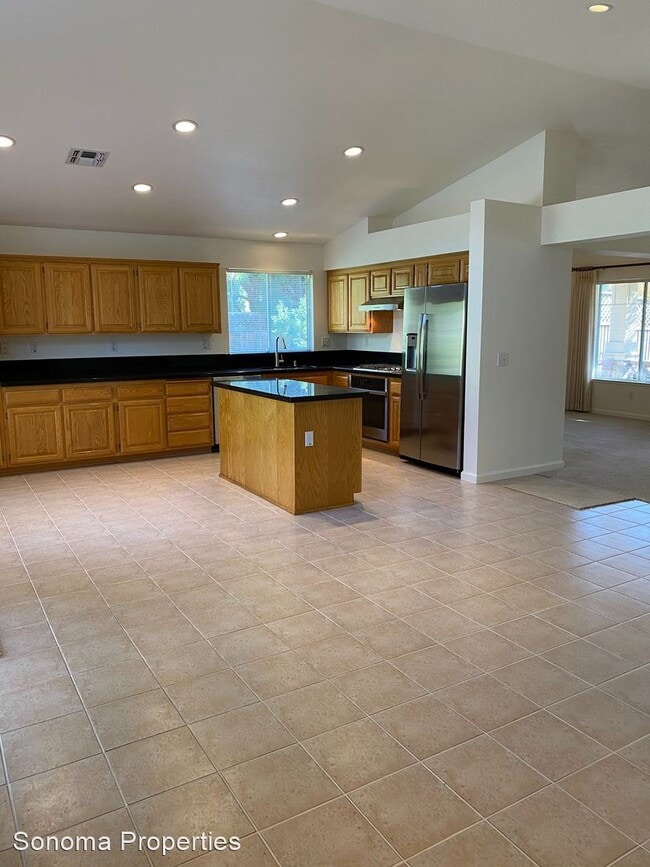 Building Photo - 4 br, 2 bath House - 754 East MacArthur St...