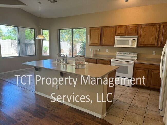 Building Photo - Beautiful 4 Bedroom Home with Private Pool