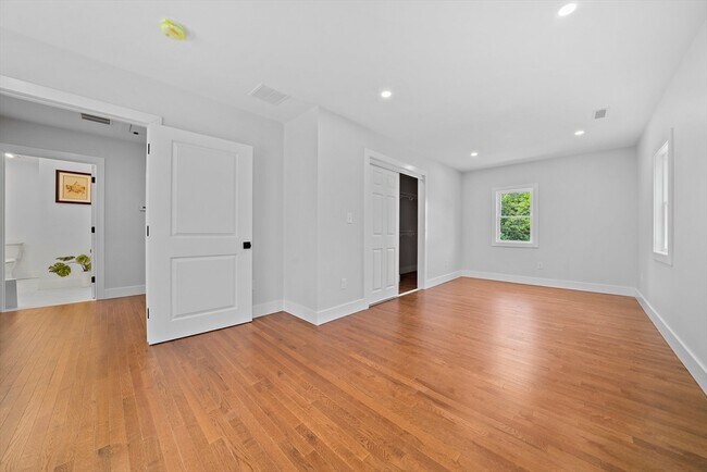 Building Photo - 55 Elysium St