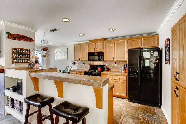 Foto del edificio - Stylish 3-Bedroom Townhome Near San Luis R...