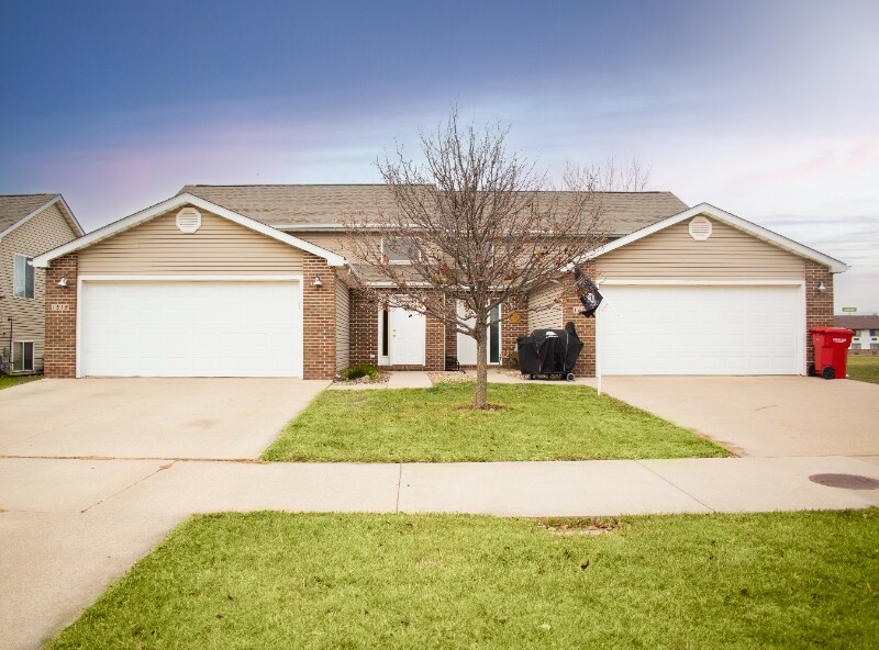 Primary Photo - 1515 Prairie Dr