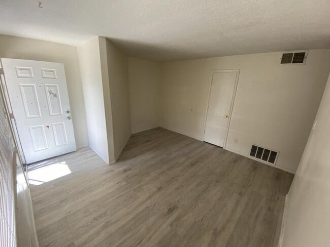 Building Photo - 13515 Copper Ave NE