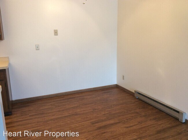 Building Photo - 1425 14th St W
