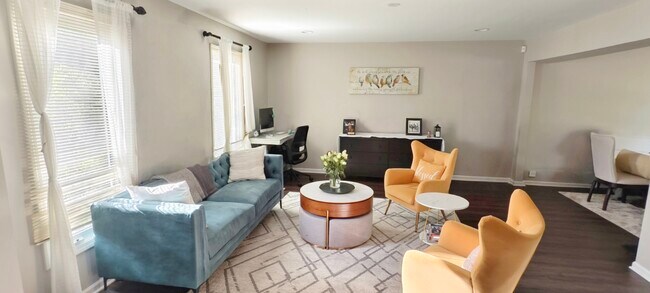 Foto del edificio - 2610 Pebblebrook Ln