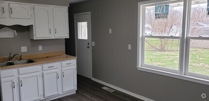 Building Photo - 5807 Arrowhead Blvd