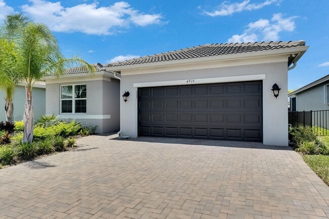 Building Photo - 4915 Sienna Isles Ave