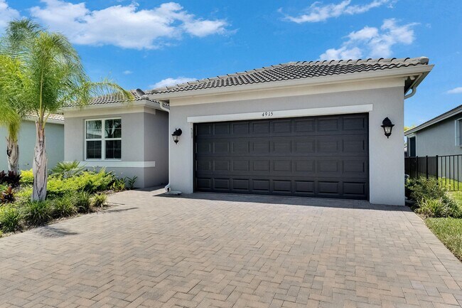 Foto del edificio - 4915 Sienna Isles Ave
