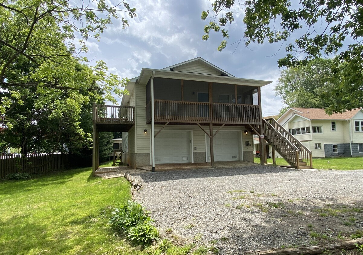 Primary Photo - 12 Brookside Cir