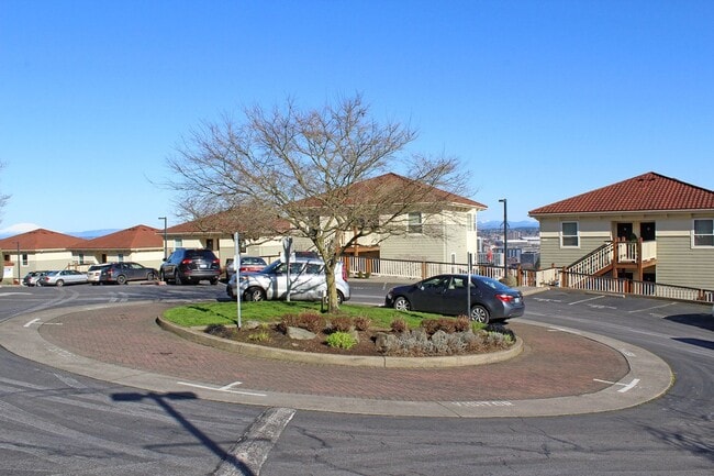 Building Photo - Desirable Uptown Terrace 1 Bedroom Condo with Garage Parking & Amazing Views