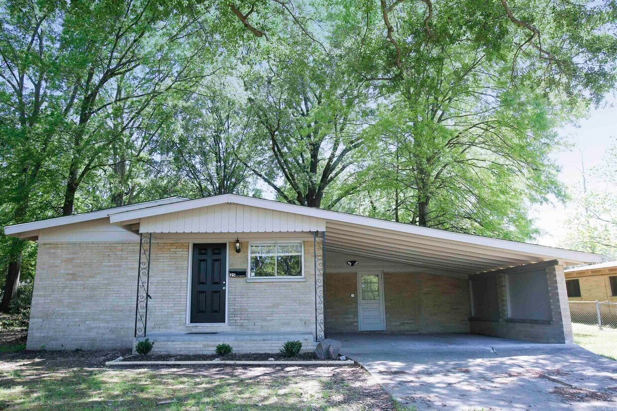 Primary Photo - 25 Sunnydale Dr