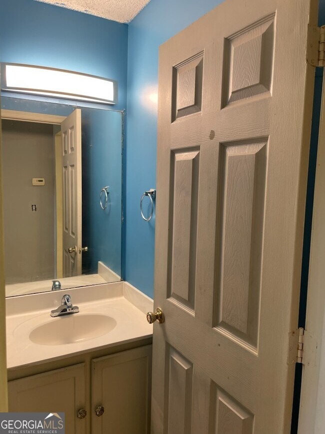 Foto del edificio - 930 Twin Brook Ct NW