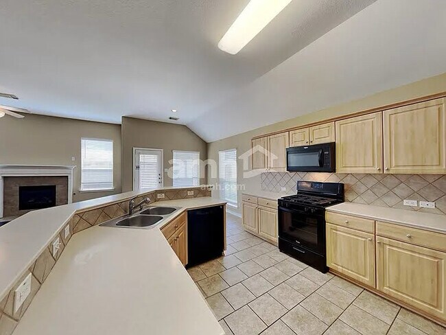 Building Photo - 214 Autumn Creek Ln