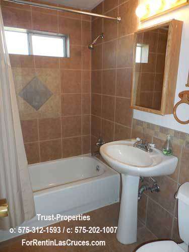 Building Photo - Great 4/2, Fridgerated AC, Close to NMSU