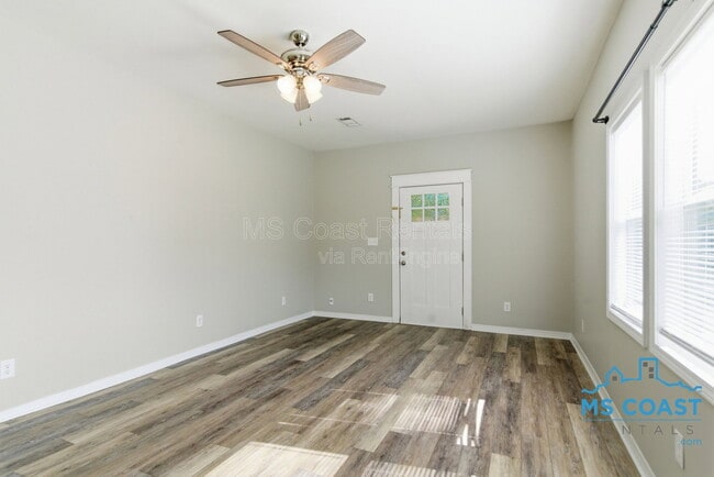 Building Photo - 962 Thelma St