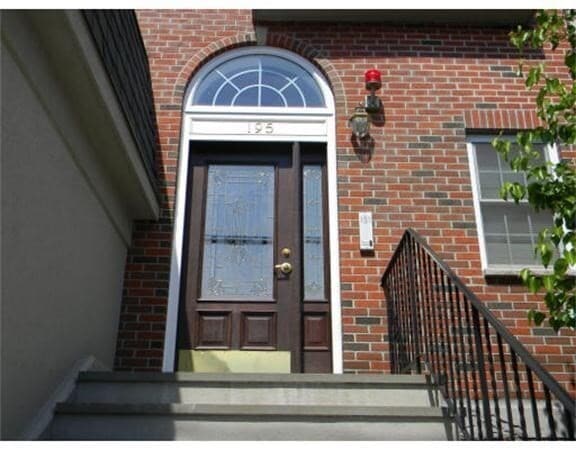 Foto del edificio - 195 Washington Ave