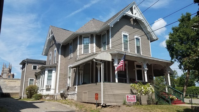 Building Photo - 300 Steward Ave