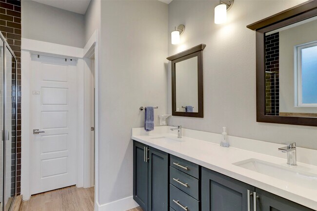 Foto del edificio - 3109 Gillespie St