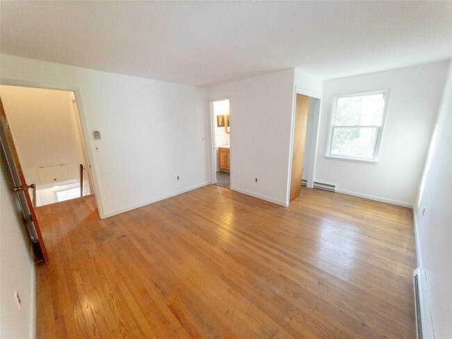 Building Photo - 122 Titicus Rd