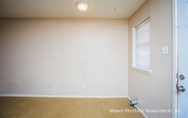 Building Photo - 631 S Crosby St