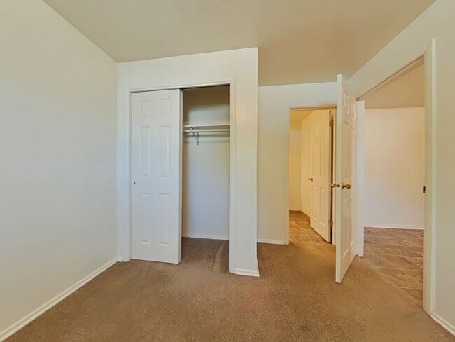 Foto del edificio - 1 Bedroom Apartment ~ Close to 9th Street ...