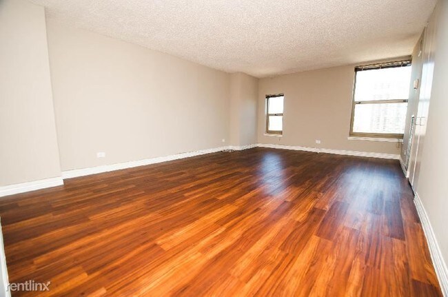 Foto del edificio - 107 W Chestnut St
