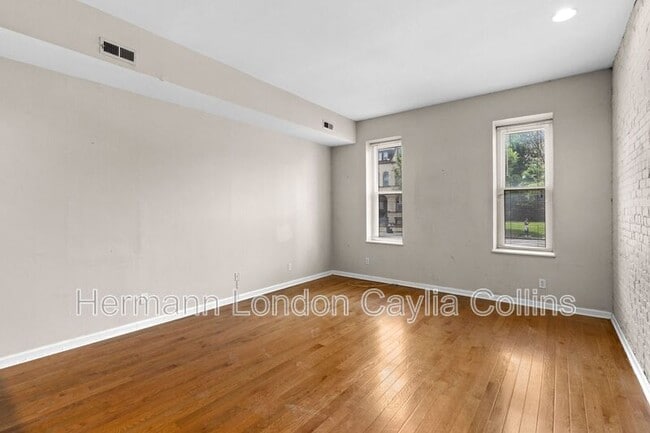 Building Photo - 1708 S Tucker Blvd