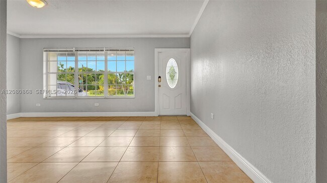 Foto del edificio - 9710 SW 14th St