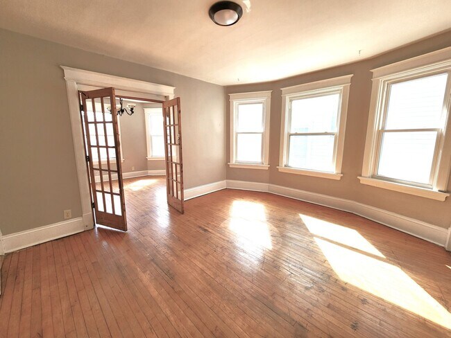 Foto del edificio - ENTEGJ - 3027-3029 N Holton Ave