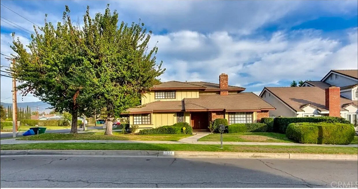 Primary Photo - 626 W Camino Real Ave