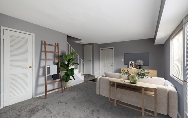 Building Photo - Lakeside Villas